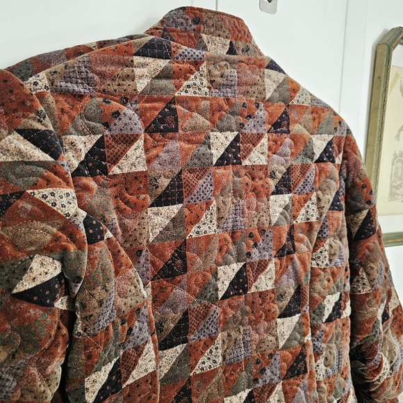 Vintage 90s Velvet Quilted Patchwork Patterned Jacket w/ Frog Closures - Picture 9 of 15